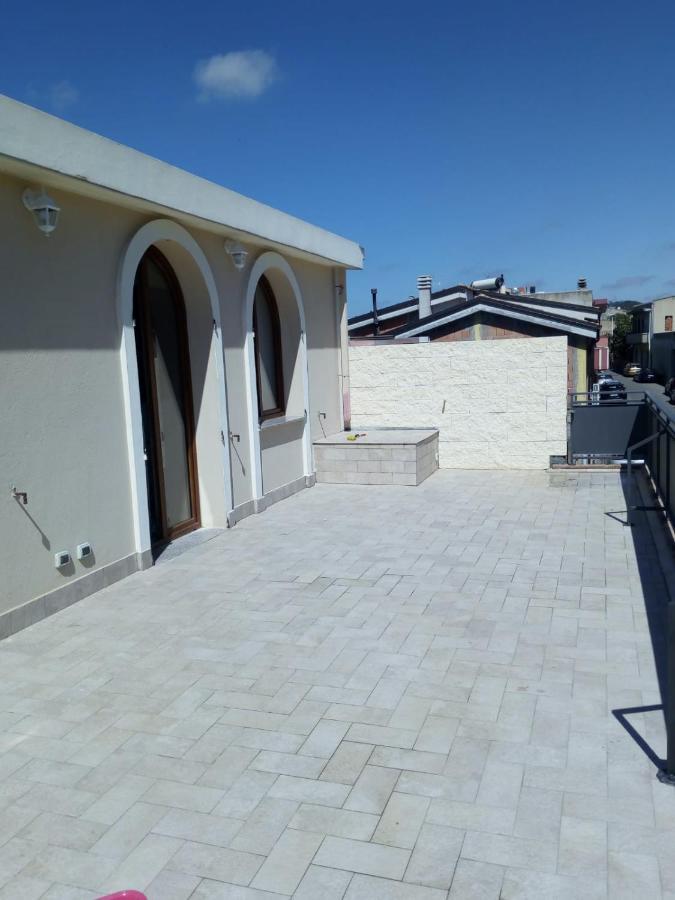 Luminoso Appartamento Con Terrazza......C.U......Q2483 Sìnnai 외부 사진